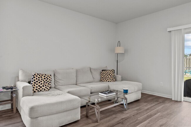 Building Photo - Home in Surf City