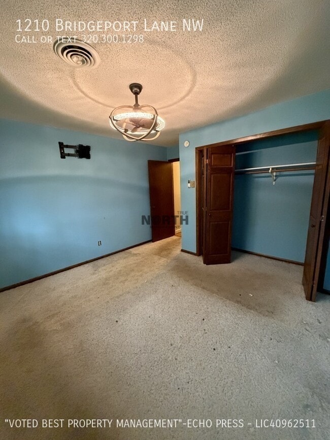 Building Photo - 1210 Bridgeport Ln NW