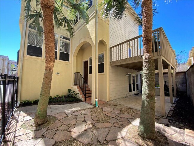 Building Photo - 5314 Blossom St