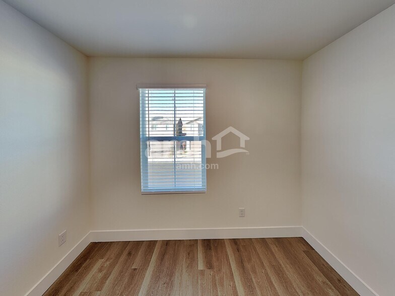 Building Photo - 10116 Cv Mountain St