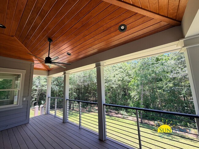 Building Photo - 5870 Saratoga Dr