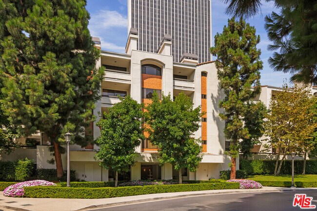 Building Photo - 2112 Century Park Ln