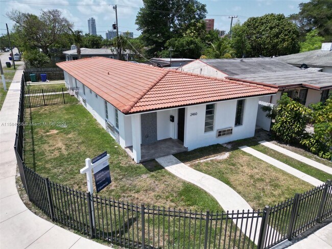 Building Photo - 2460 SW 36th Ave