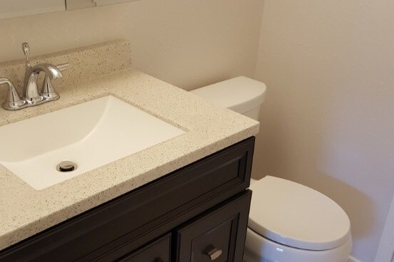 2nd bathroom - 6561 Woodhall Dr