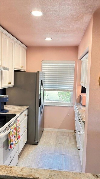 Building Photo - 433 Cerromar Ln