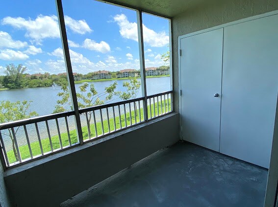 Building Photo - 2850 N Oakland Forest Dr