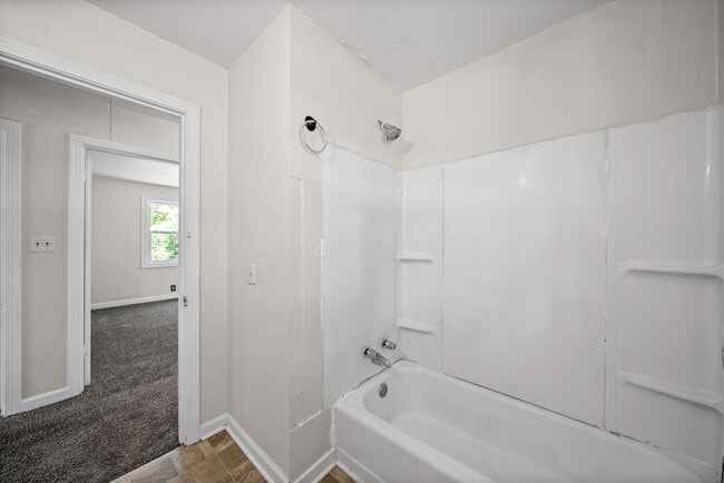 Building Photo - 3 Bedroom Home For Rent Near Lowes On Madison Street!