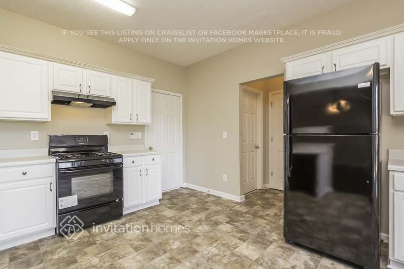 Building Photo - 755 Clairidge Ln SW