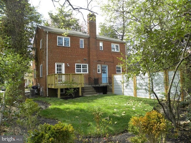 Building Photo - 609 Ramsey St
