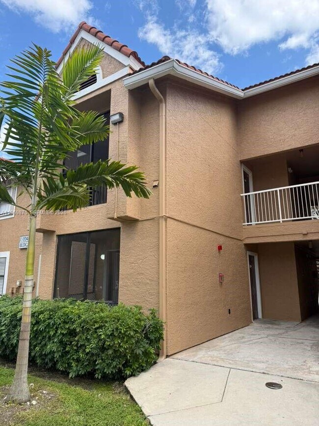 Building Photo - 10441 SW 156th Ct