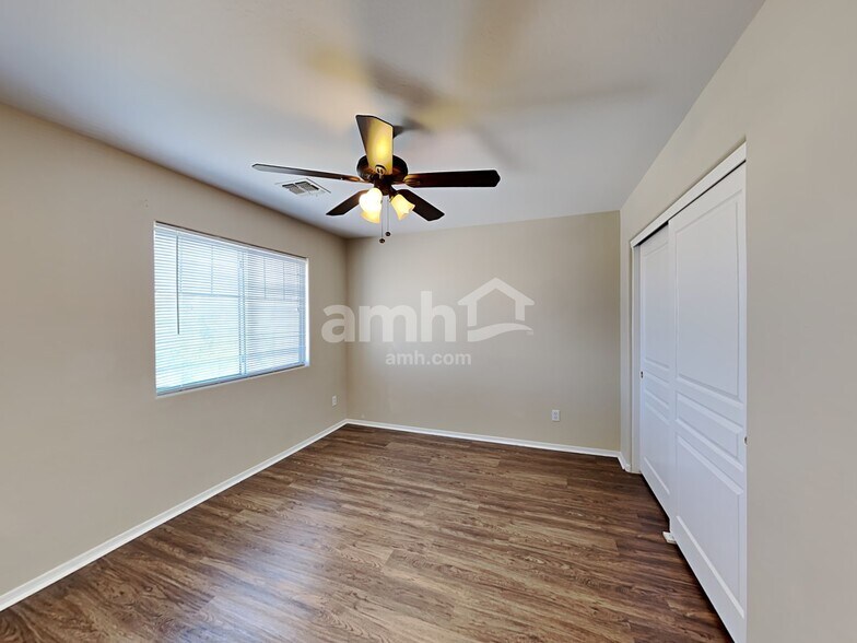 Building Photo - 10859 W Locust Ln