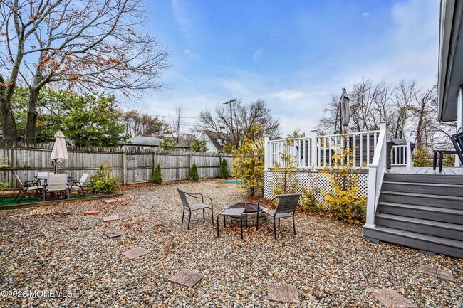 Building Photo - 658 Driftwood Pl