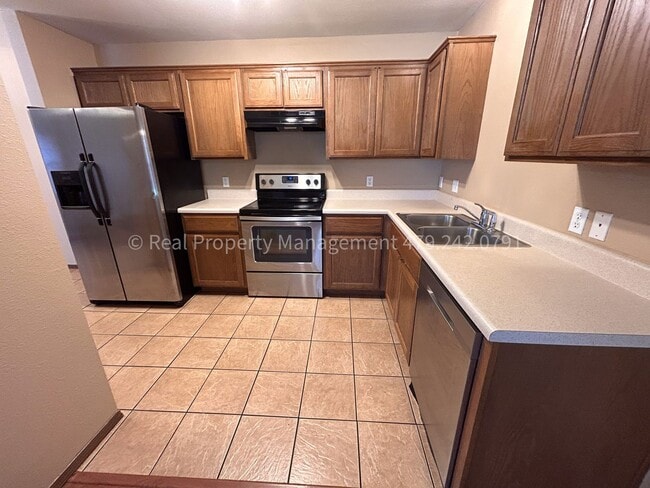 Building Photo - 1001 Trenton Dr