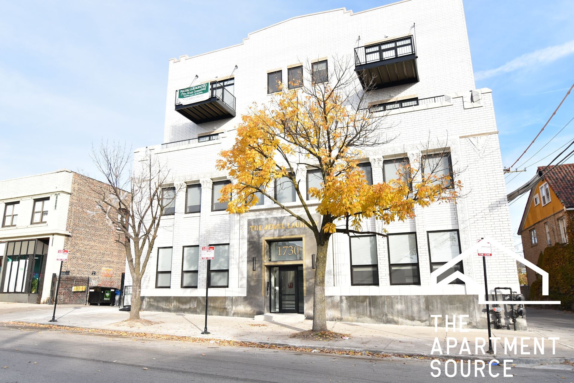 Building Photo - 1740 W Greenleaf Ave