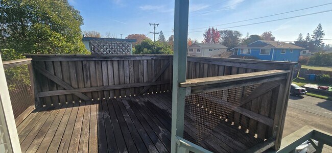 Building Photo - DelMonte