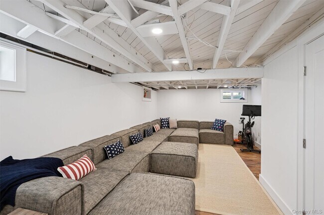 Building Photo - 580 Gin Ln