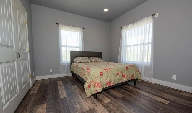 Building Photo - 51 Rolling Glen Loop