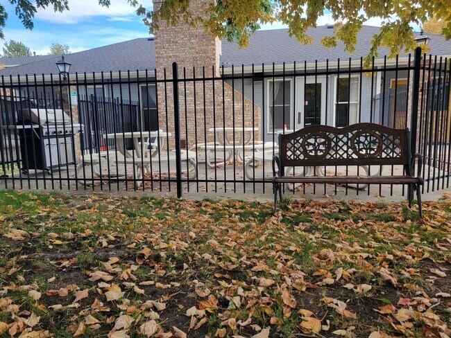 Building Photo - Fresh Boulder 1 Bedroom Condo for Rent with Pool, Tennis and Fitness Center in Hunter Creek