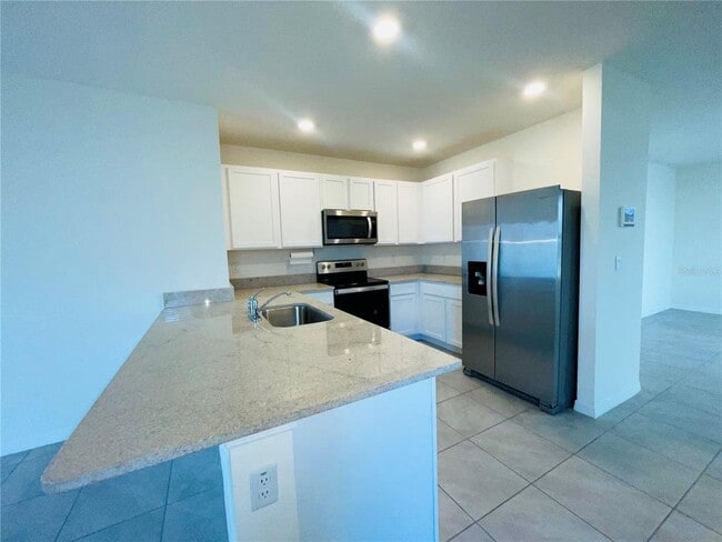 Building Photo - 17043 Oval Rum Dr
