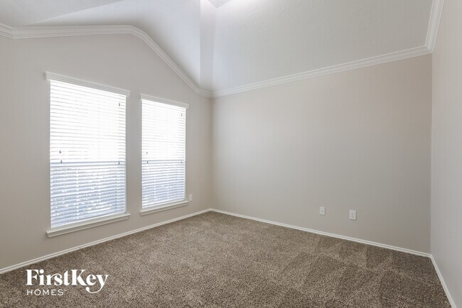 Building Photo - 2235 Oak Rise Dr