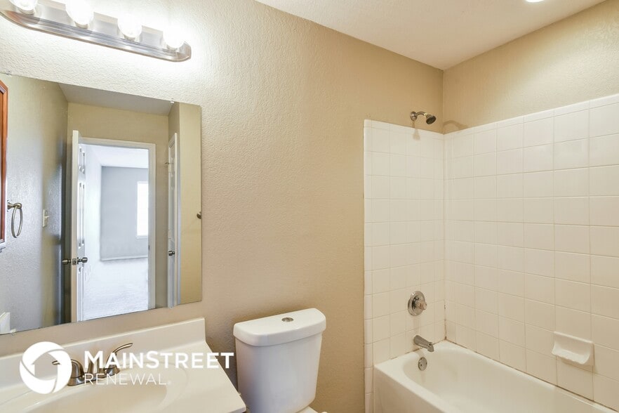 Building Photo - 6027 Kensinger Pass