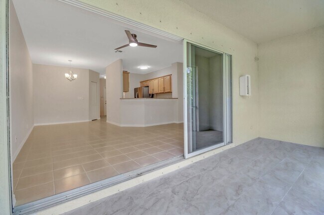 Building Photo - 8189 Pacific Beach Dr