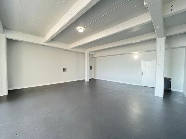 Building Photo - 1341 58th Ave