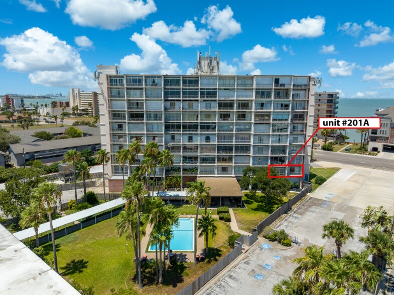 Building Photo - 4600 Ocean Dr