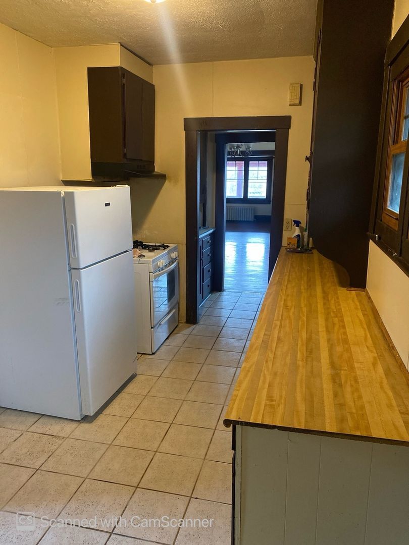 Building Photo - 280 Fairgreen Ave