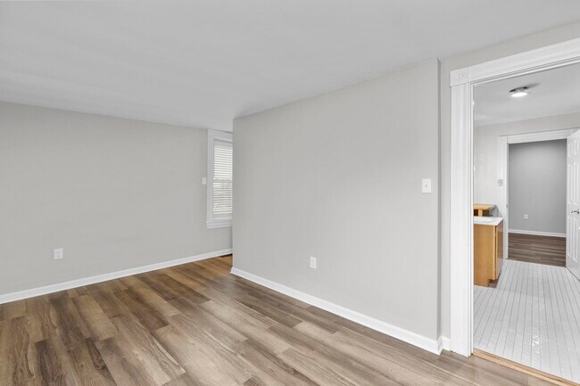 Building Photo - 1015 Ann Ave