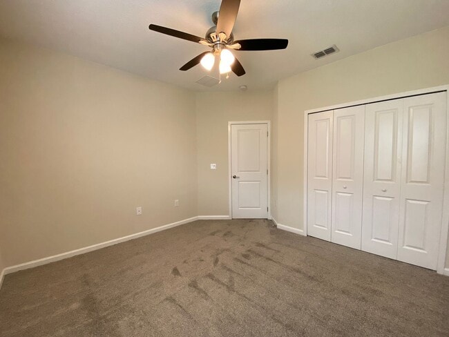 Building Photo - 3BD/2.5BA Townhome in Econ Trails Near Valencia East!