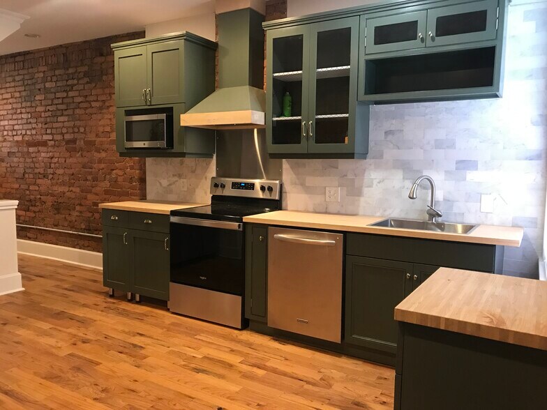 Building Photo - 208 Dakota Ave