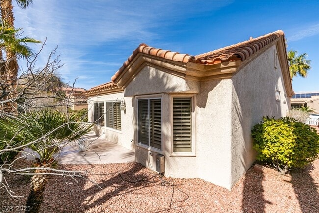 Building Photo - 10041 Woodhouse Dr