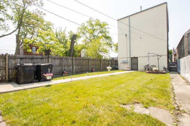 Building Photo - 4702 W Fulton St