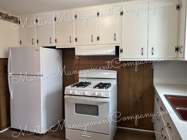 Building Photo - 1844 S Beacon Ave