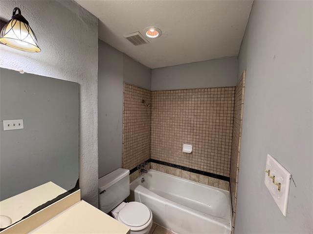 Building Photo - 513 Southlake Dr