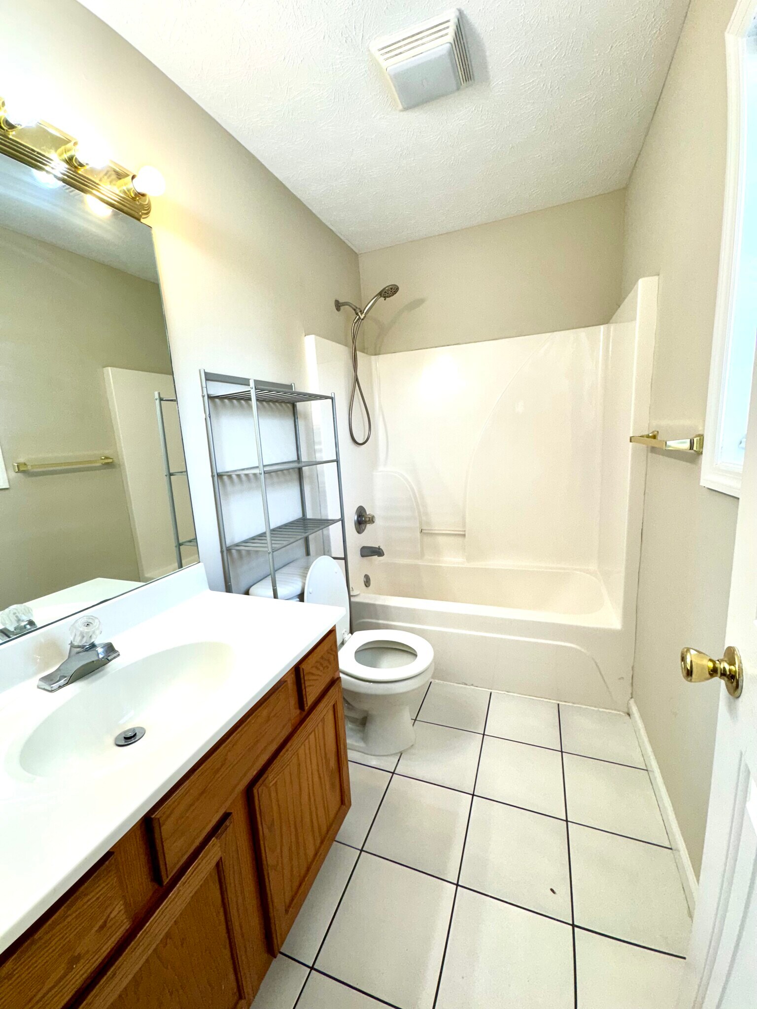 Building Photo - 638 Hampton Way