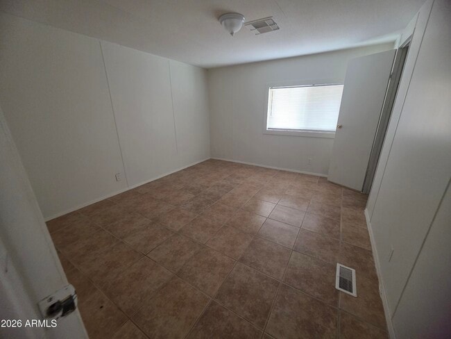 Building Photo - 1502 N 180th Dr