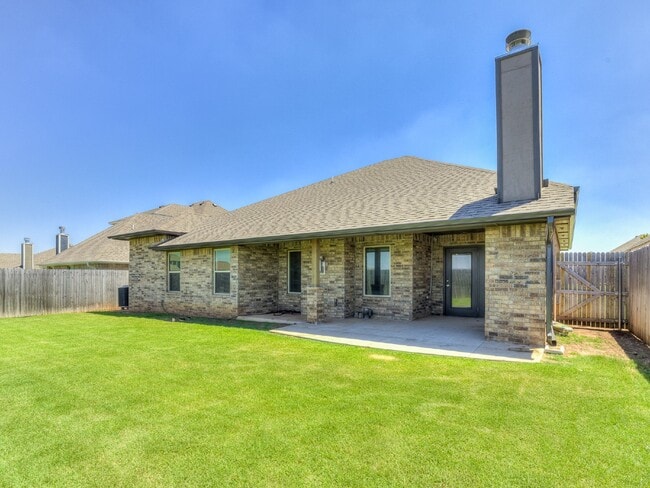 Building Photo - Welcome Home to The Waters!