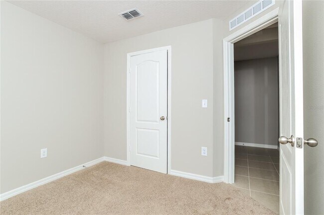 Building Photo - 163 Violet Ct