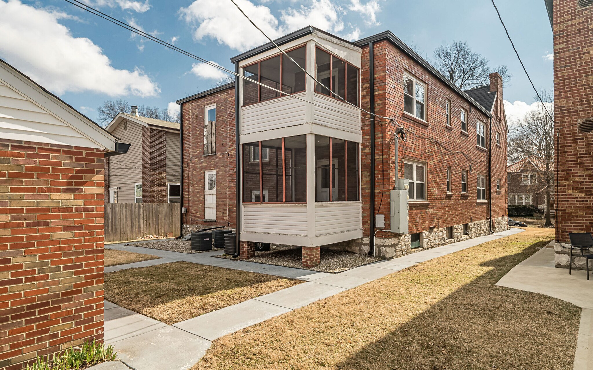 Building Photo - 6525 Devonshire Ave