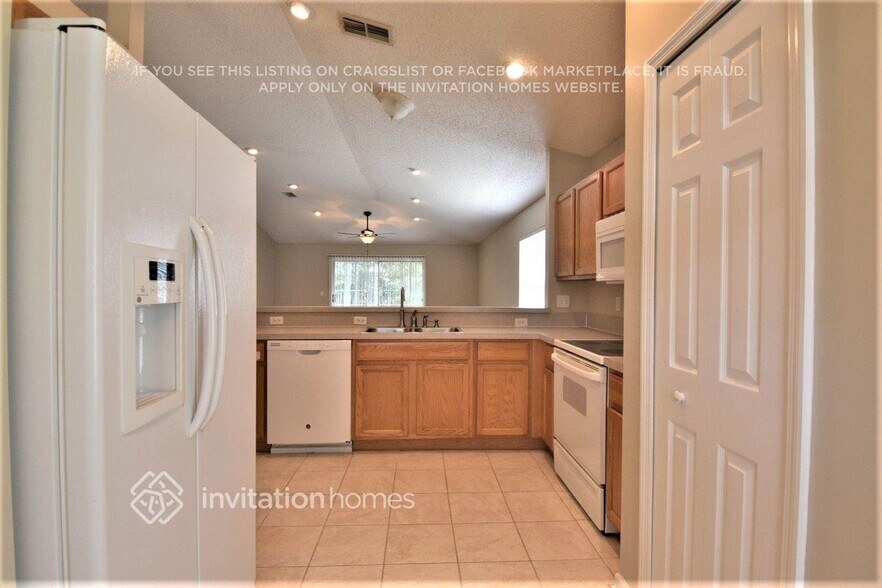 Building Photo - 316 Southlake Dr
