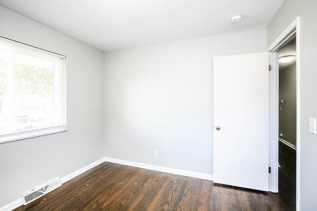 Building Photo - 6588 Montevista Dr