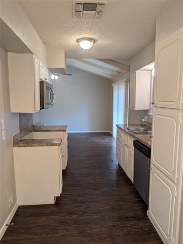 Building Photo - 633 Christie Ct
