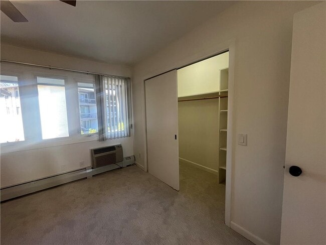 Building Photo - 400 Narragansett Pkwy