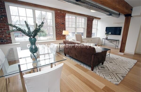 Building Photo - 21 Cottage Park Ave