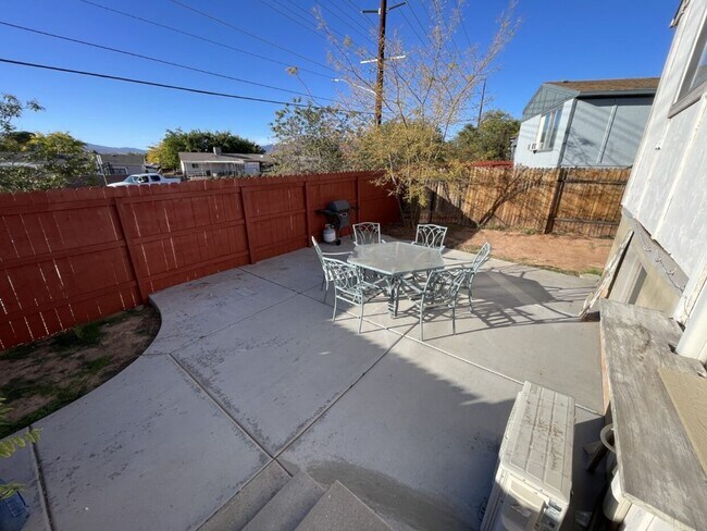 Building Photo - Coming Soon! Beautifully Remodeled 3-Bedroom Home with Fenced Yard & Covered Parking