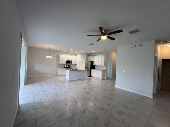 Building Photo - 3822 Milflores Dr