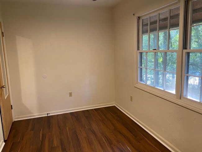 Building Photo - 3008 W University Ave