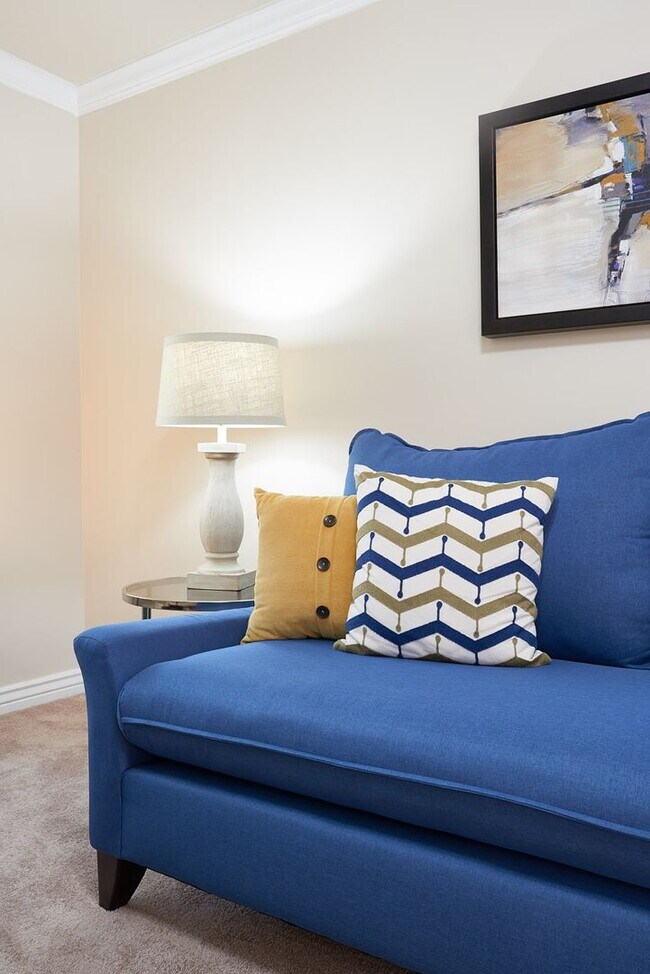 Building Photo - $0 application fee! 2 Bedroom 1 Bathroom D...